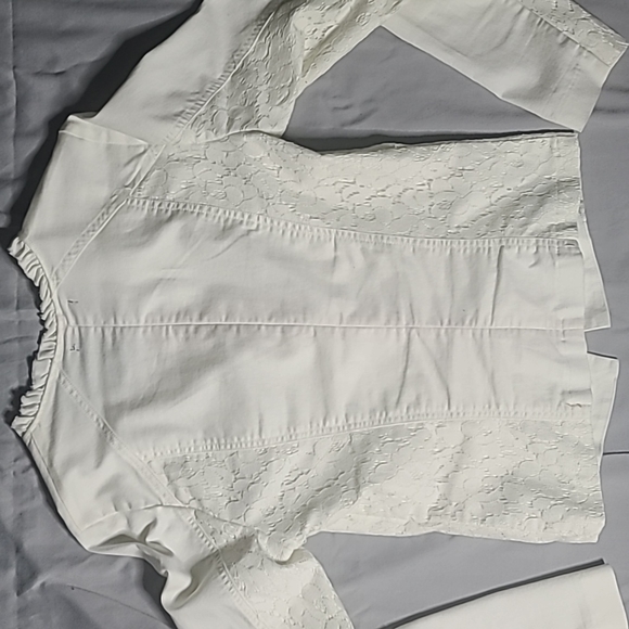 White blazer jacket with lace detail. Pockets. Medium Maurices - Picture 6 of 10